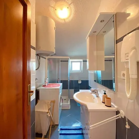 Apartman Luna Sveti Lovreč Pazenatički Exteriér fotografie