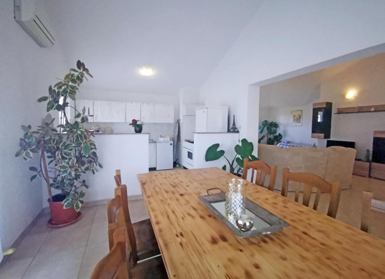 Apartment Luna Sveti Lovrec Pazenaticki
